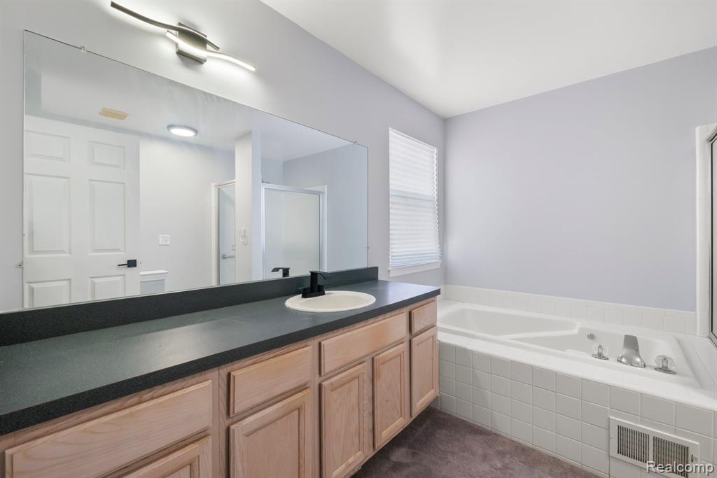 7956 Billingham Road, West Bloomfield, MI 48324 — Photo 33