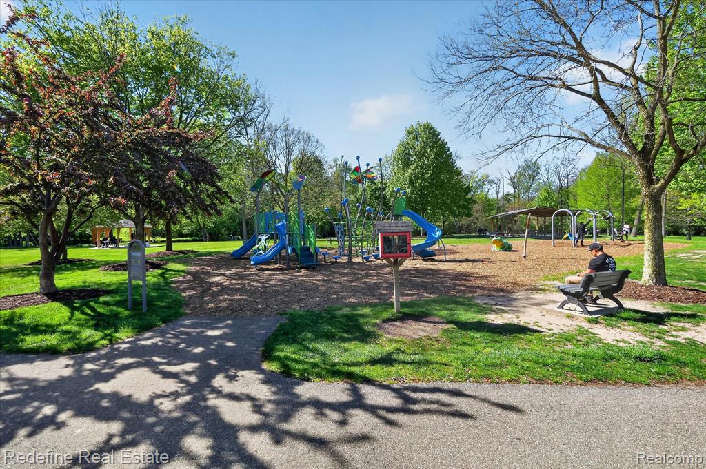 3207 Waukegan Street, Auburn Hills, MI 48326 — Photo 31