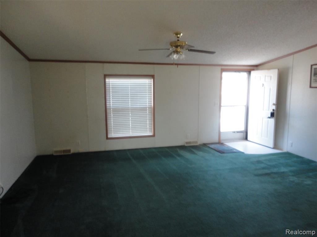 484 Lochgair Street, Temperance, MI 48182 — Photo 4