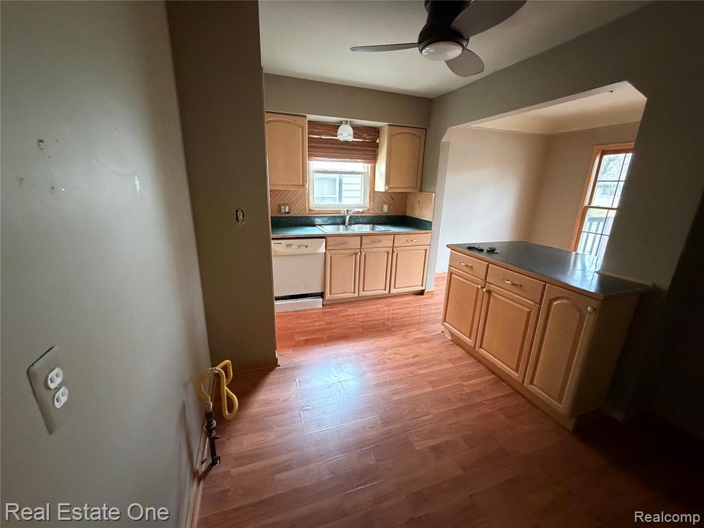 1078 Dover Road, Pontiac, MI 48341 — Photo 9