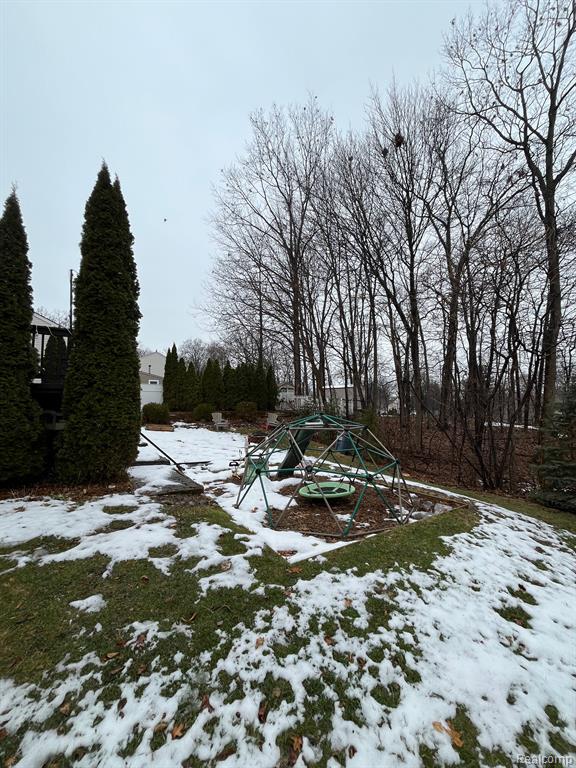 5592 JUNEBERRY Court, Waterford, MI 48329 — Photo 22
