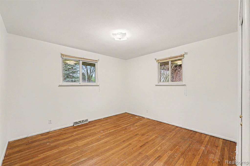 3688 Breaker Street, Waterford, MI 48329 — Photo 14