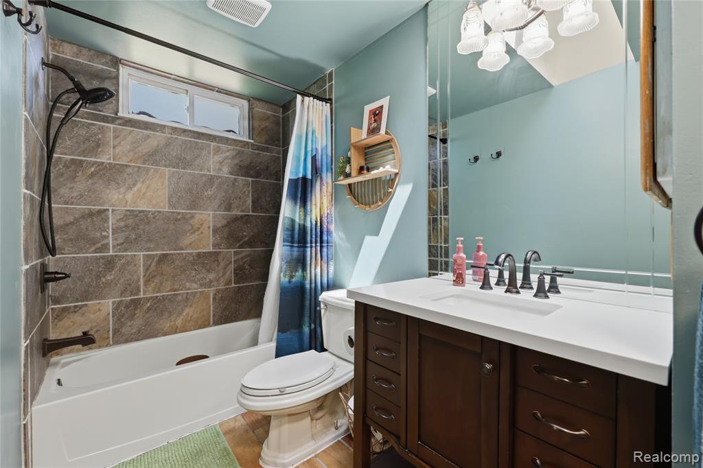 5069 Warmbriar Drive, White Lake, MI 48383 — Photo 21