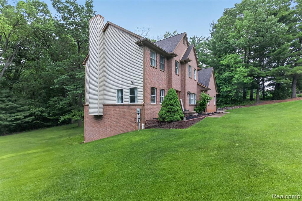 7943 Debora Drive, Brighton, MI 48114 — Photo 7