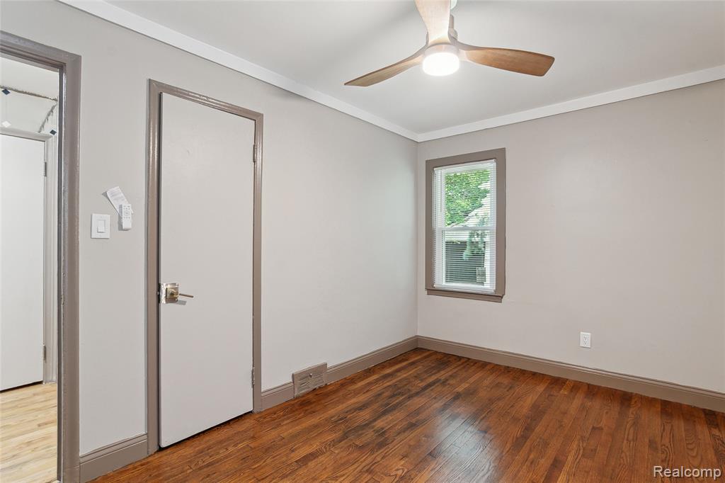 9585 Asbury Park, Detroit, MI 48227 — Photo 21
