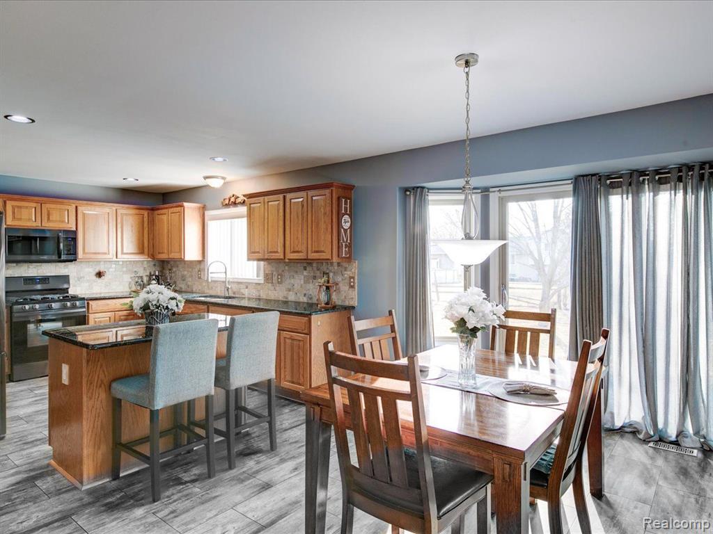 49275 SANTA ANITA Drive W, Chesterfield, MI 48047 — Photo 26