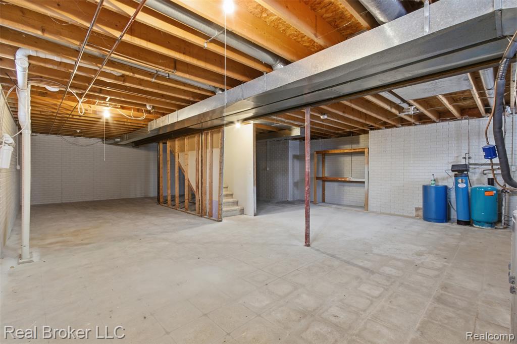 8152 Fox Hollow Road, Goodrich Vlg, MI — Photo 20