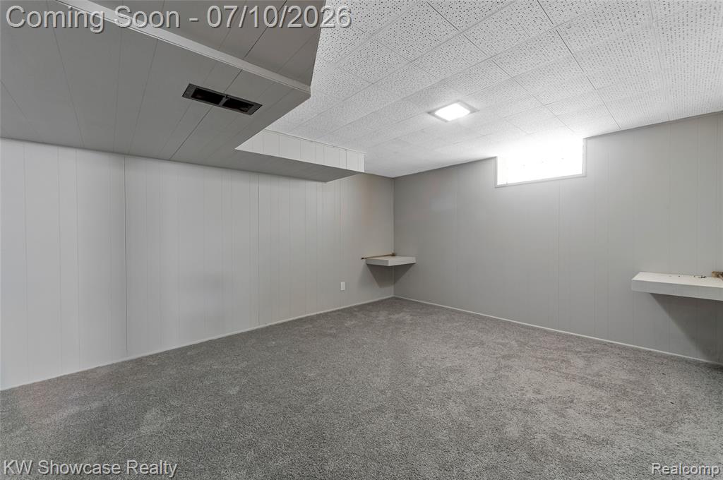 9370 Gillman Street, Livonia, MI 48150 — Photo 41
