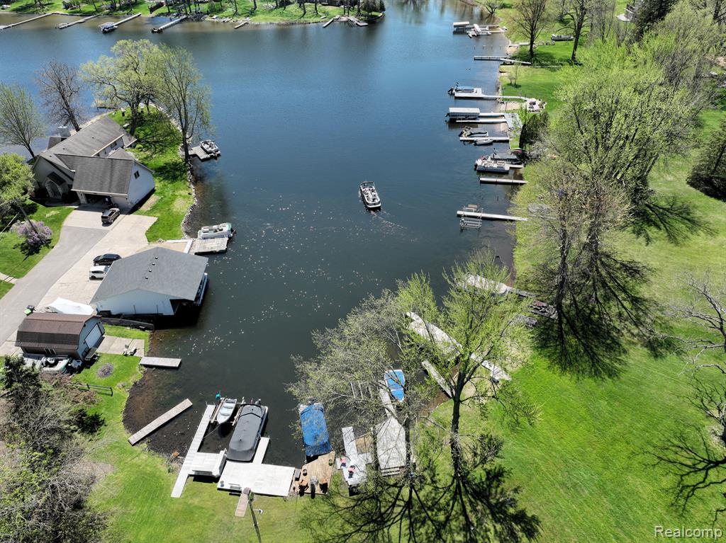 4776 Downing, Pinckney, MI 48169 — Photo 2