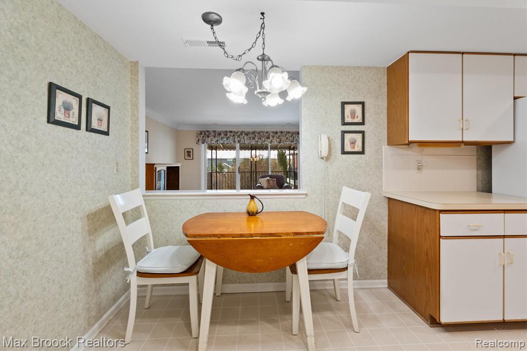 19710 W 13 Mile Road, 210, Beverly Hills, MI 48025 — Photo 17