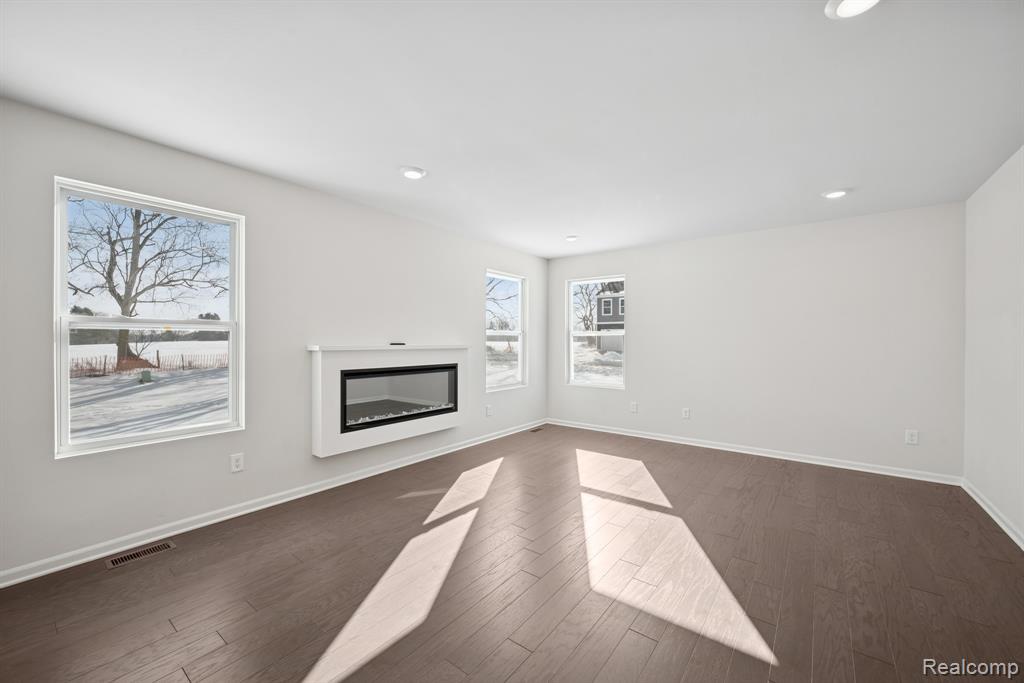 700 Knollwood Bend, Chelsea, MI 48118 — Photo 8