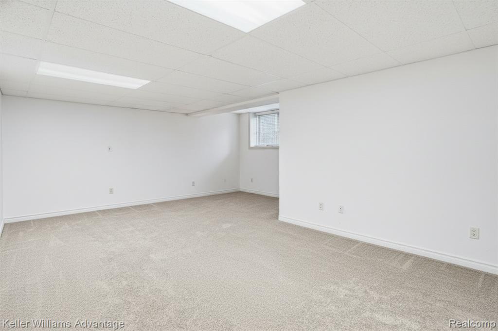 39469 Edgewater Drive, Northville, MI 48168 — Photo 29