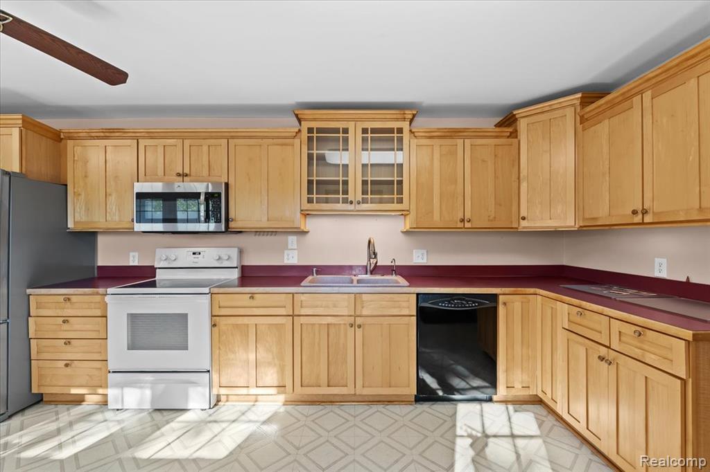 2795 N Burkhart Road, Howell, MI 48855 — Photo 12