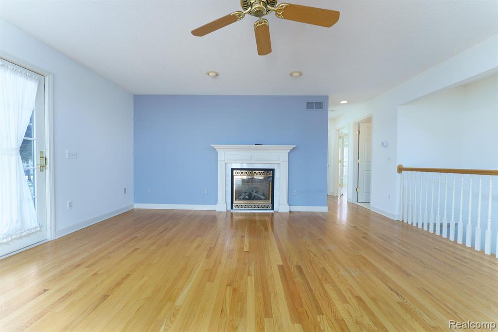 530 N GRAND Avenue, Fowlerville, MI 48836 — Photo 4