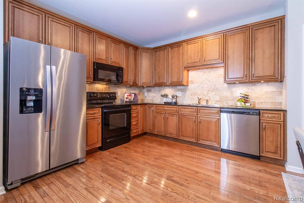 49970 BLACKBERRY Trail, Novi, MI — Photo 16