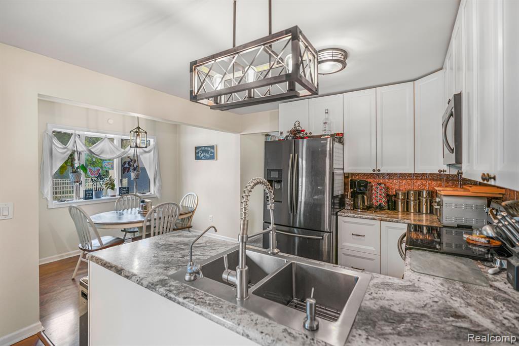 682 Zehnder Drive, Frankenmuth, MI 48734 — Photo 9