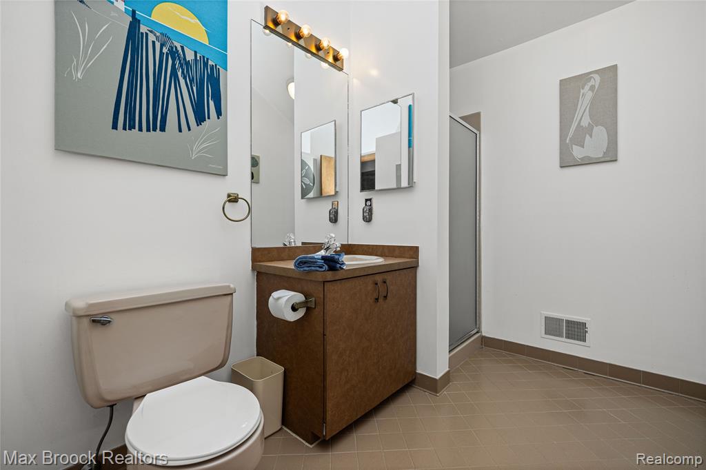 32674 Bingham Lane, Bingham Farms, MI 48025 — Photo 50