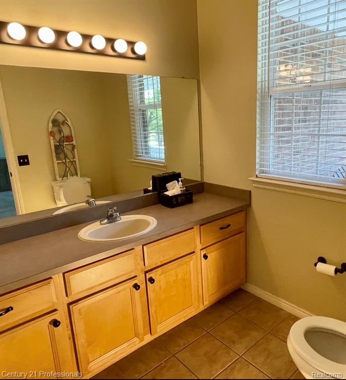 778 W Peninsula Court, Oxford, MI, 48371