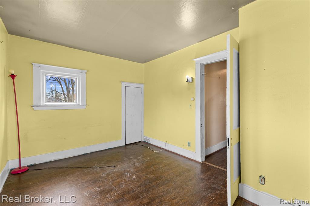 352 N Perry Street, Pontiac, MI 48342 — Photo 24