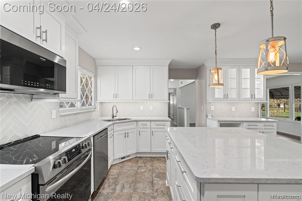 4452 Saint Martins Drive, Flint, MI 48507 — Photo 10