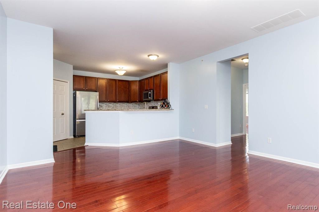 934 W Summerfield Glen Circle, Ann Arbor, MI 48103 — Photo 6