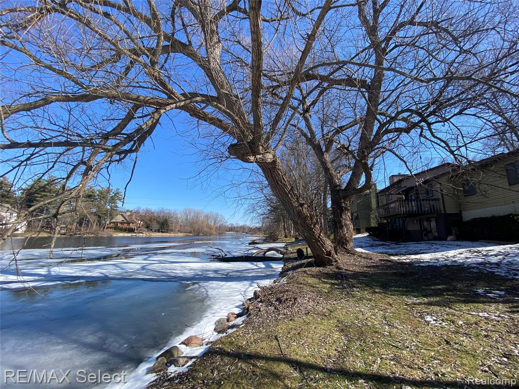 524 W Huron Street, Milford, MI 48381 — Photo 4