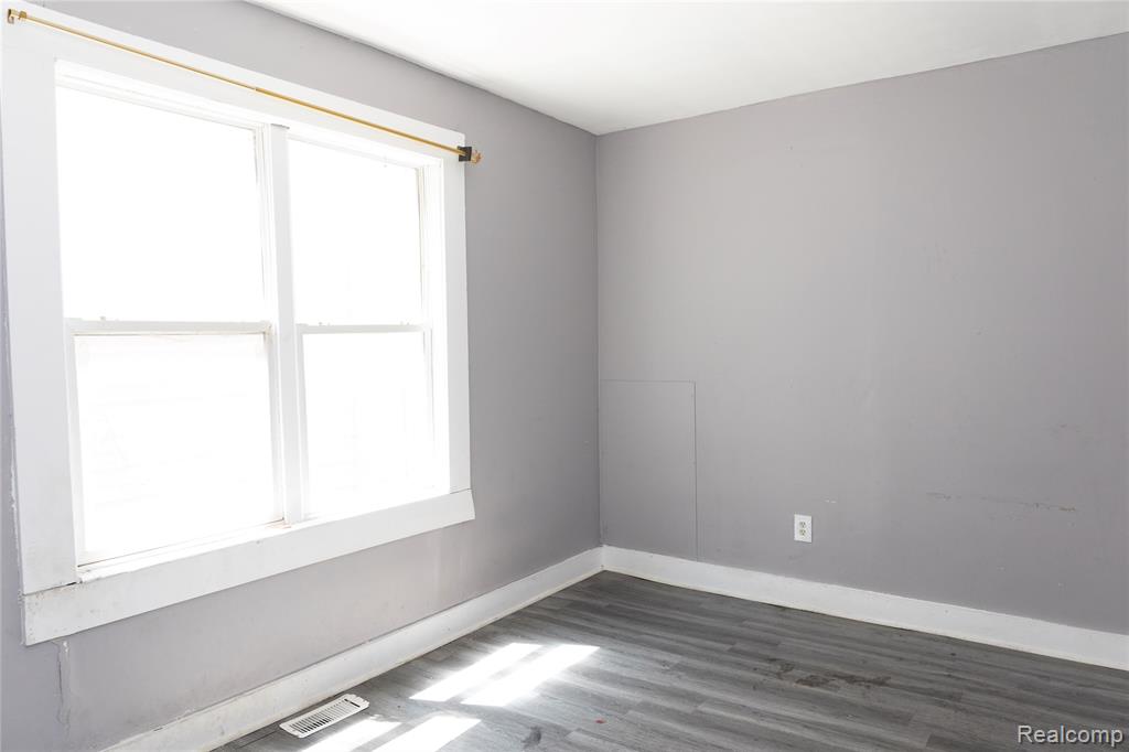 2441 Holbrook Street, Hamtramck, MI 48212 — Photo 23