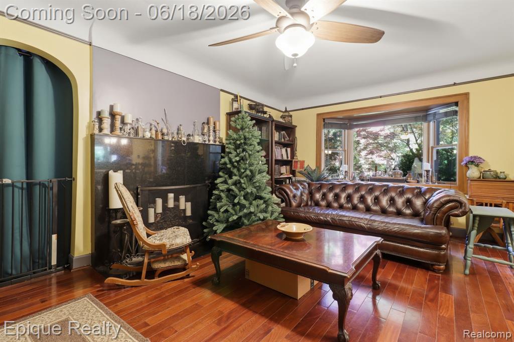 21085 Metroview Road, Farmington, MI 48335 — Photo 10