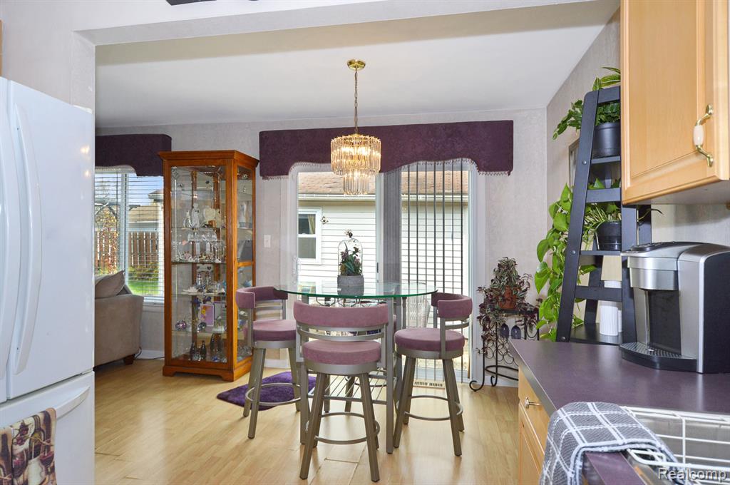 9037 N HUBBARD Street, Livonia, MI 48150 — Photo 11