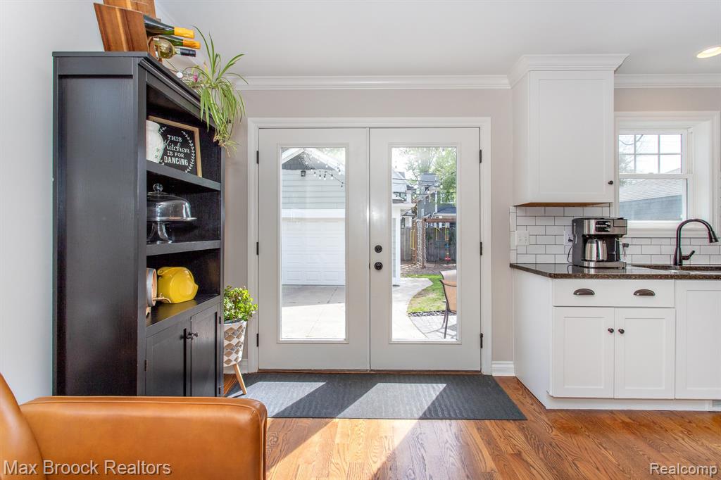 924 N Maple Avenue, Royal Oak, MI 48067 — Photo 21