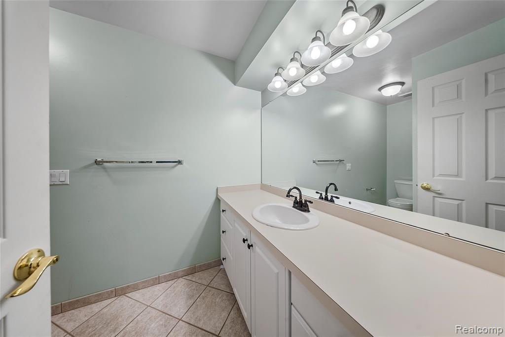 8487 Sherwood Drive, Grosse Ile, MI 48138 — Photo 36