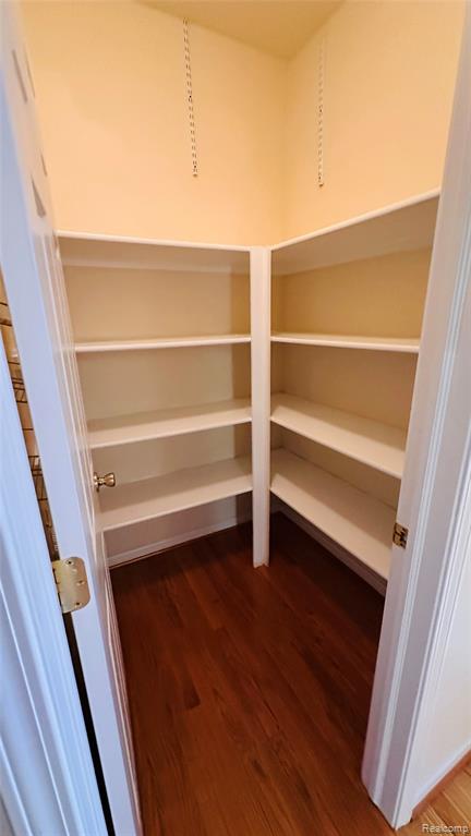7655 JEWELL Ter, West Bloomfield, MI 48323 — Photo 27