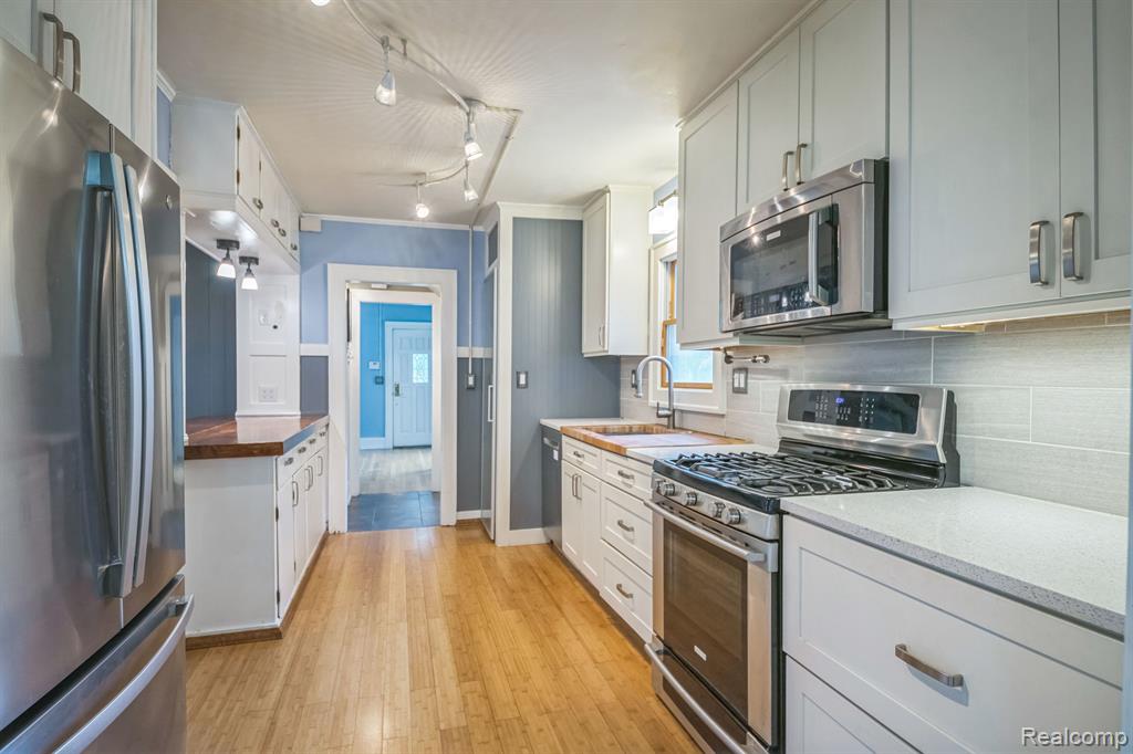 614 LAKE Drive SE, Grand Rapids, MI 49503 — Photo 13