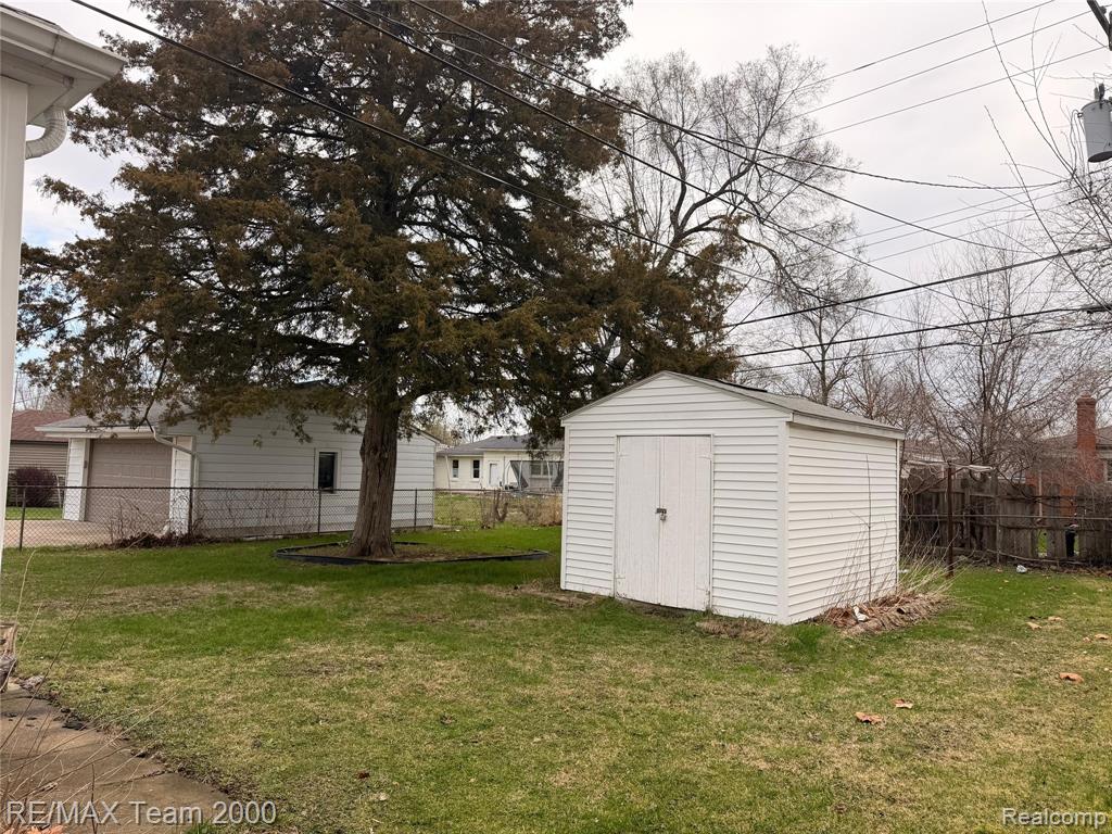 6624 Centralia Street, Dearborn Heights, MI 48127 — Photo 13