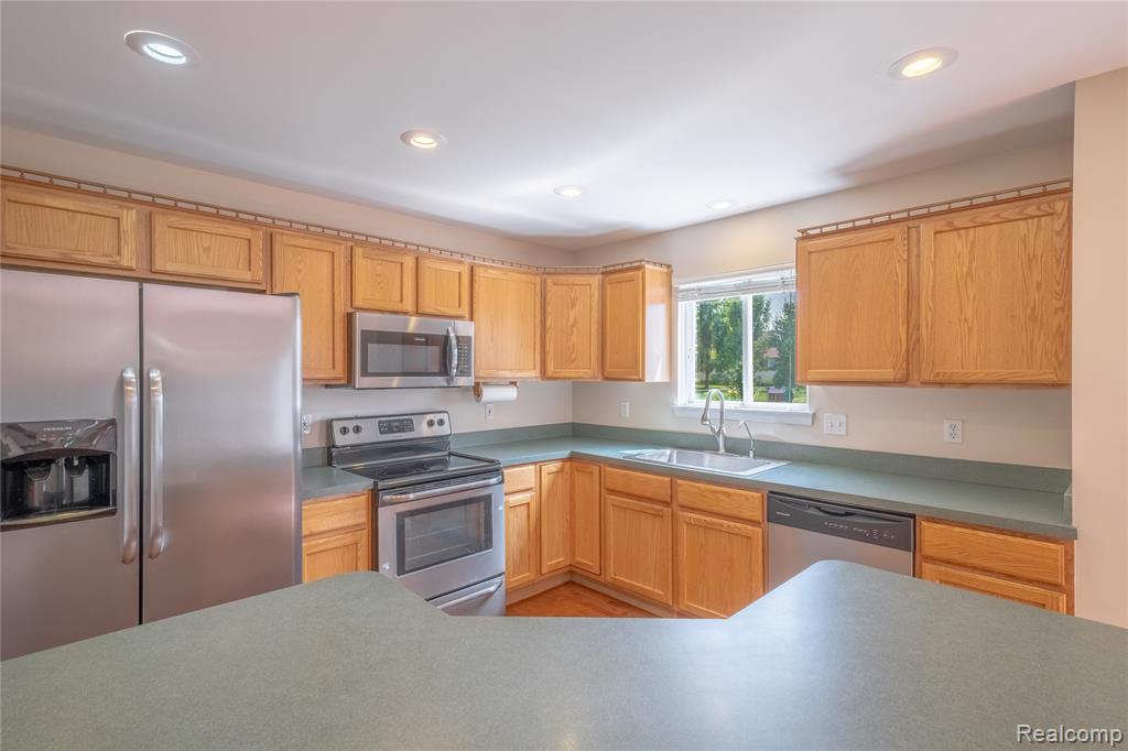 8454 Deer Field Drive, Davison, MI 48423 — Photo 10