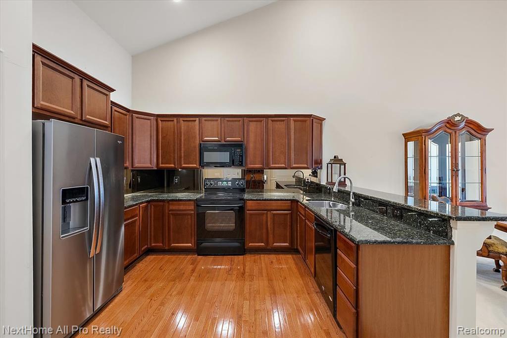 838 Knolls Landing Drive, 6, Milford, MI 48381 — Photo 14