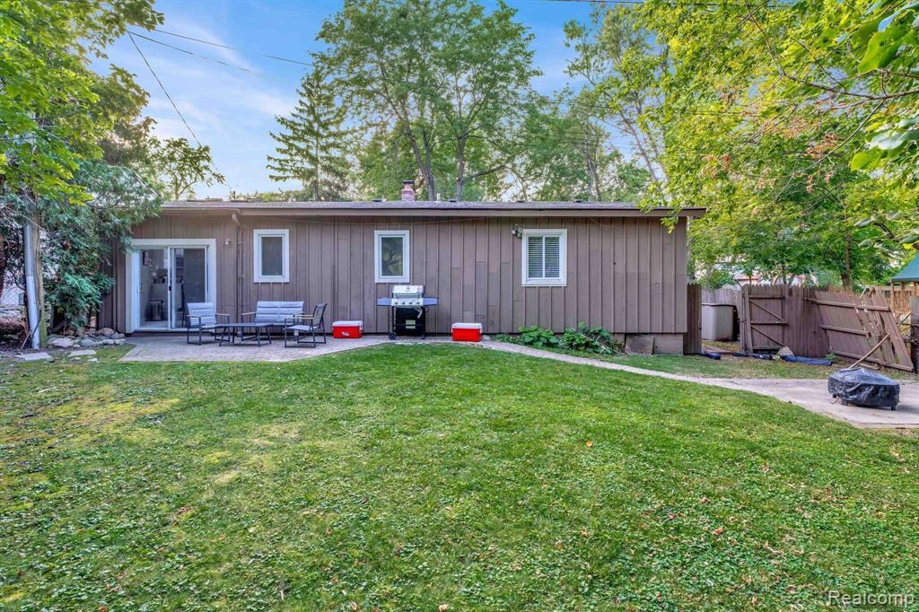 5481 Sunnycrest Drive, West Bloomfield, MI 48323 — Photo 29