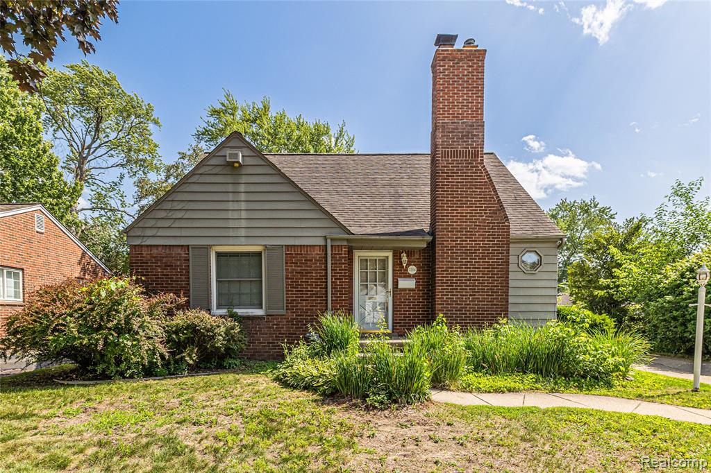 2204 KALAMA Avenue, Royal Oak, MI 48067