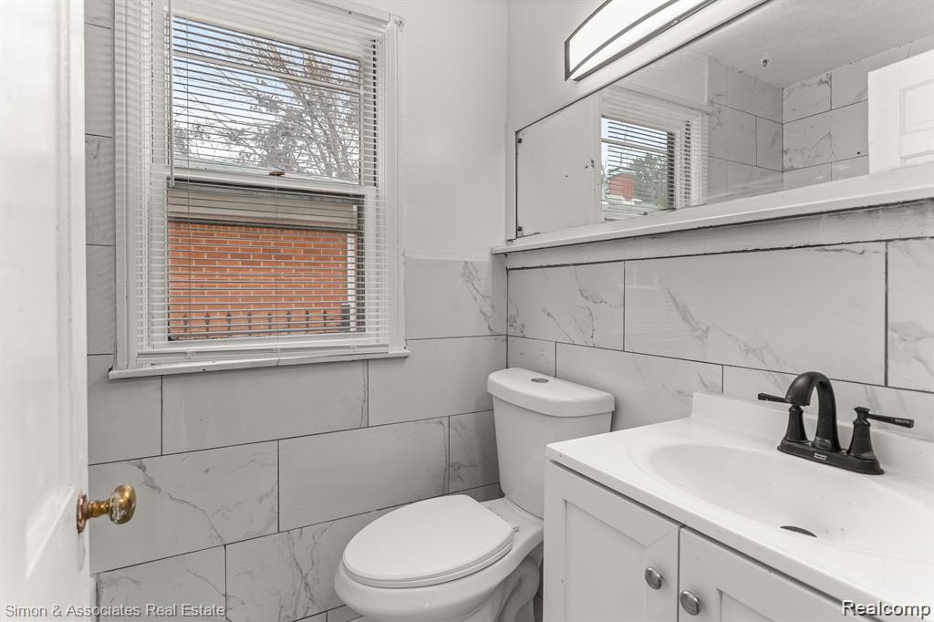 7512 Hazelton, Dearborn Heights, MI 48127 — Photo 10