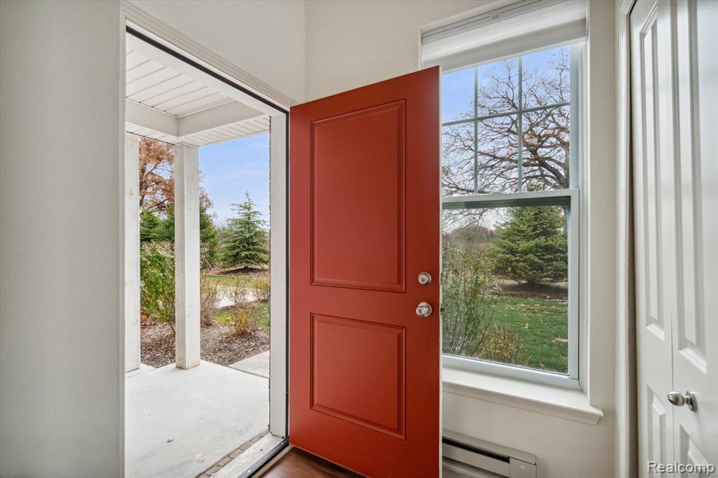9804 RIDGE RUN Street, Howell, MI 48855 — Photo 4