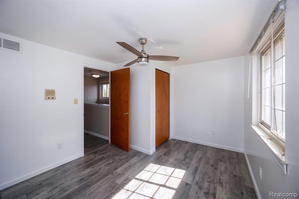 9722 BLAUVELT Drive, Grosse Ile, MI 48138 — Photo 35