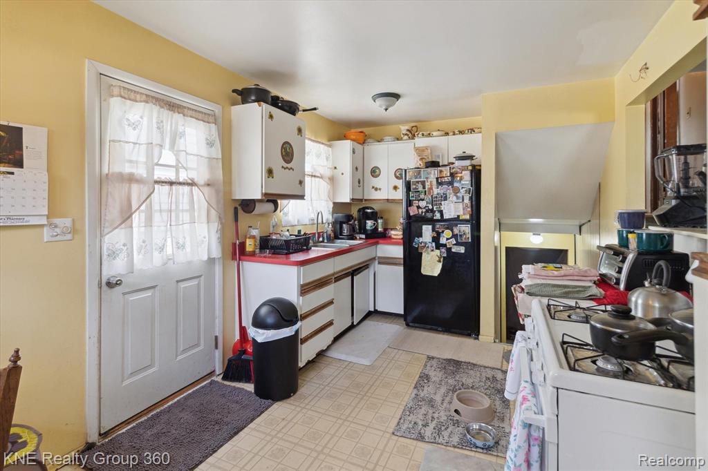 6074 NIGHTINGALE Street, Dearborn Heights, MI 48127 — Photo 26