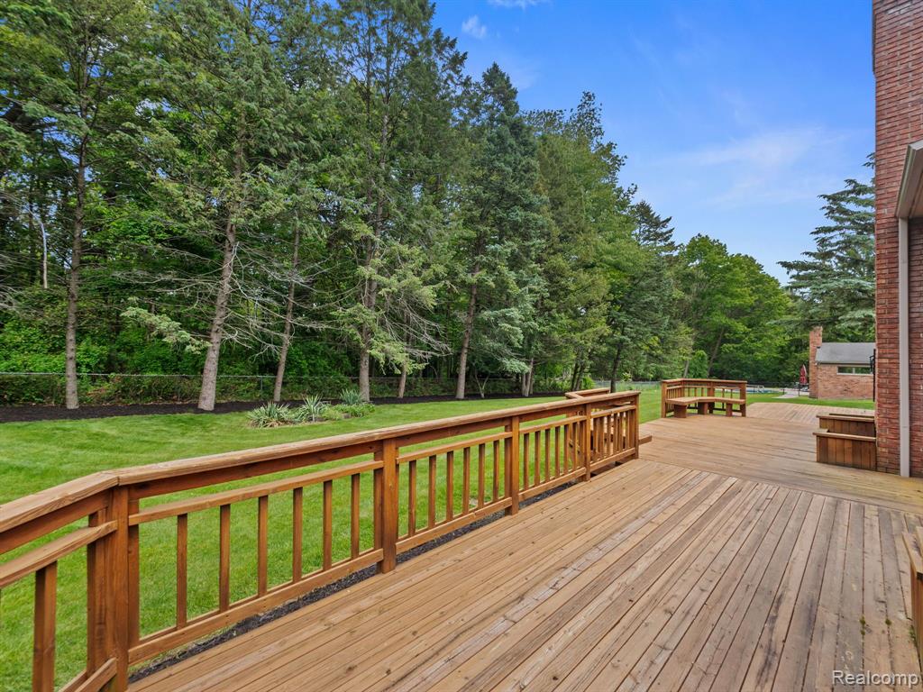 4932 SUSANS Way, Bloomfield Hills, MI 48302 — Photo 41