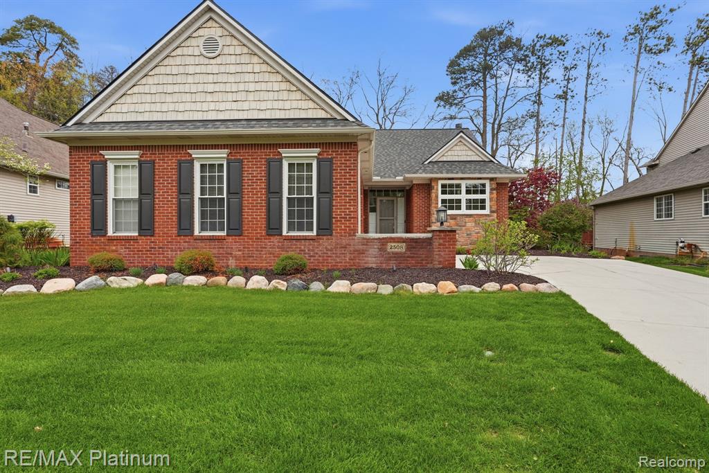 2508 Signature Drive, Pinckney, MI 48169 — front exterior