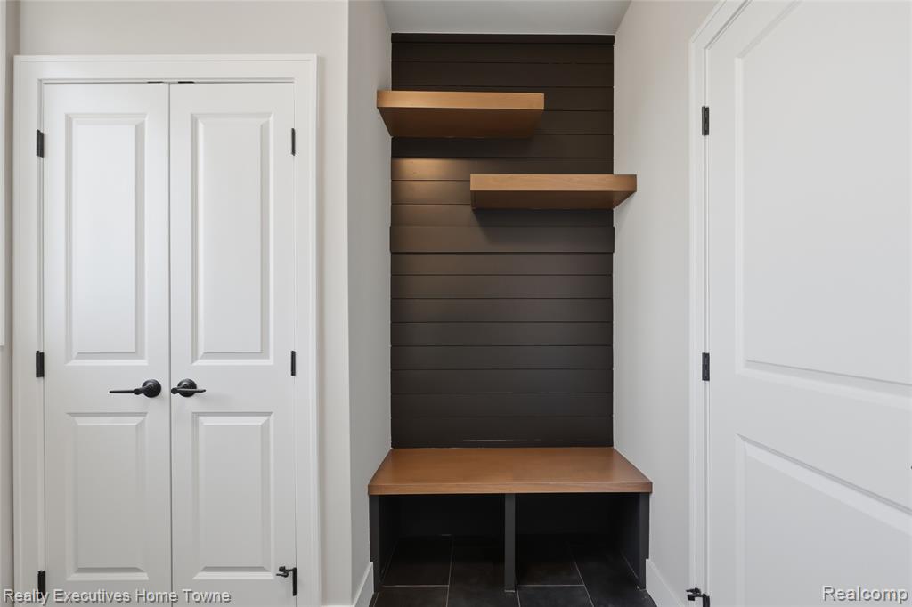 35701 Strongford Drive, New Baltimore, MI, 48047