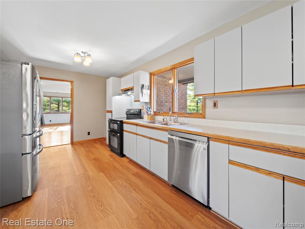 9755 Annabelle Court, South Lyon, MI 48178 — Photo 8