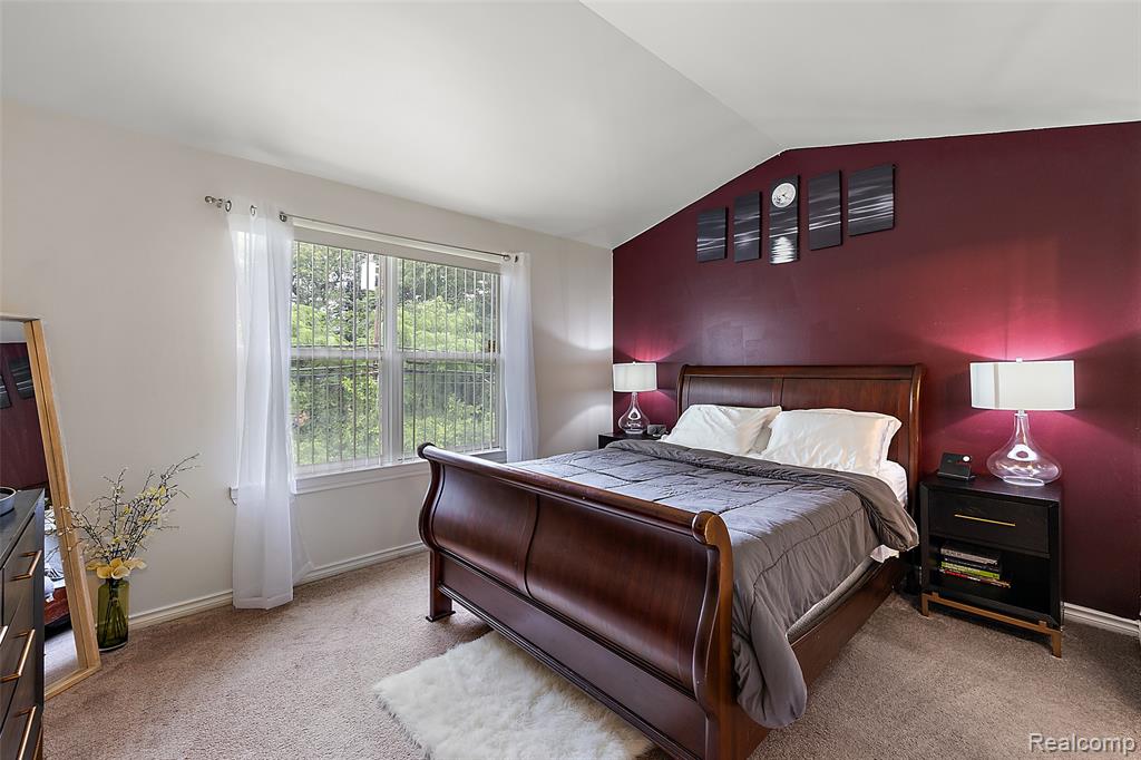 19208 W 11 Mile Road, Lathrup Village, MI 48076 — Photo 41