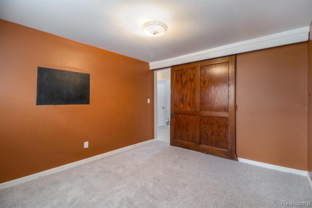 242 BROADWAY, Davisburg, MI 48350 — Photo 17