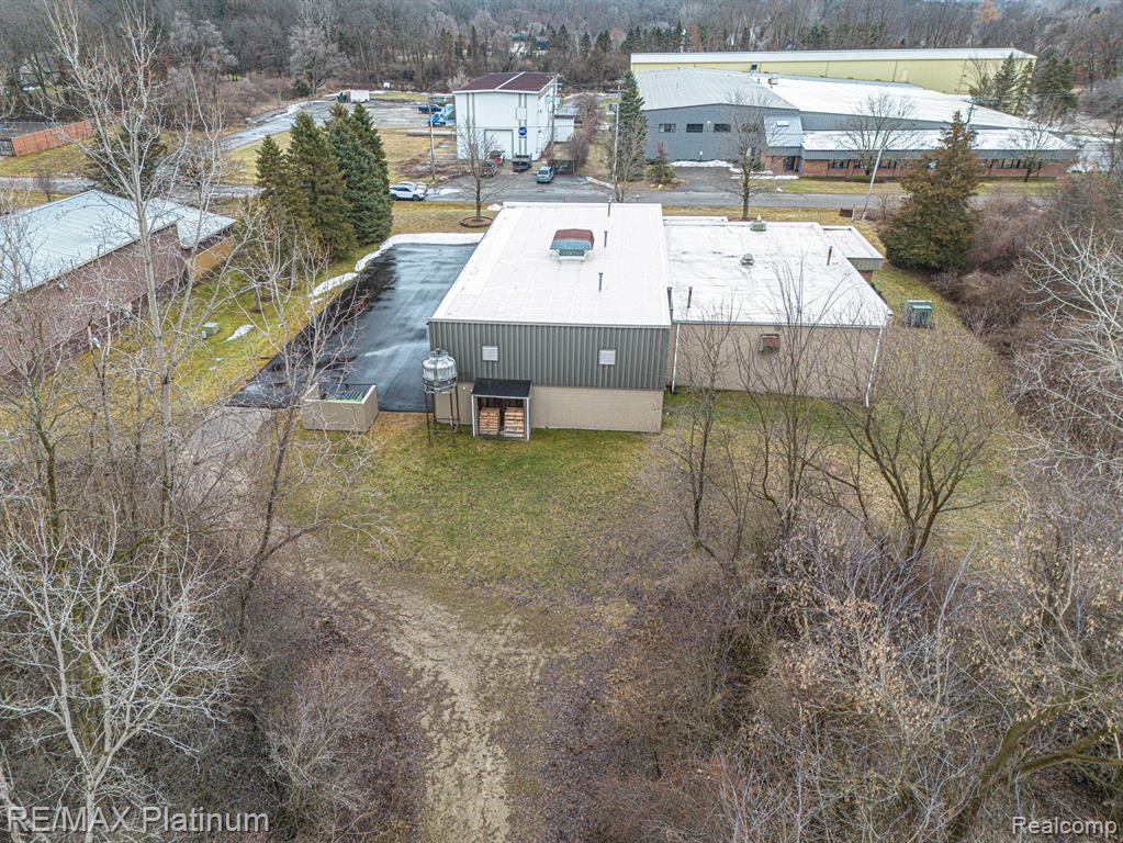 1200 HOLDEN AVENUE, Milford, MI, 48381