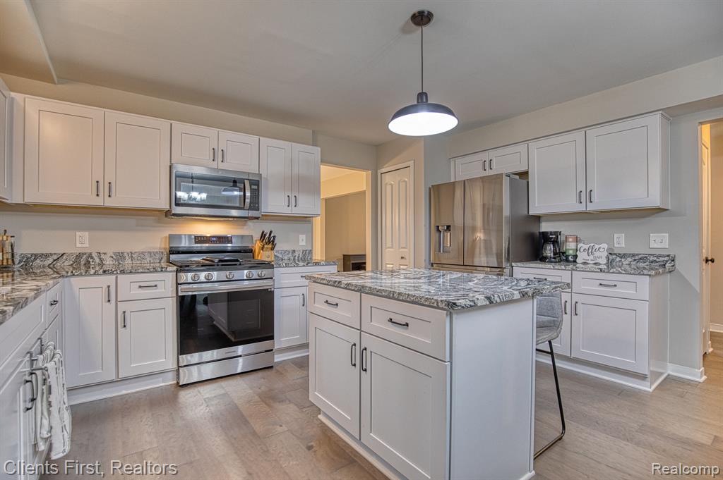 42103 WOODCREEK Lane, Canton, MI 48188 — Photo 10